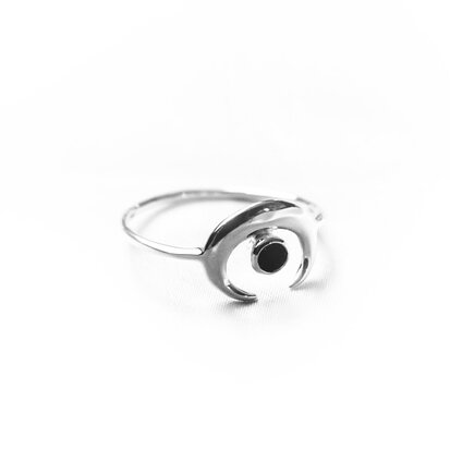 Ariel ring ☽ young moon onyx silver