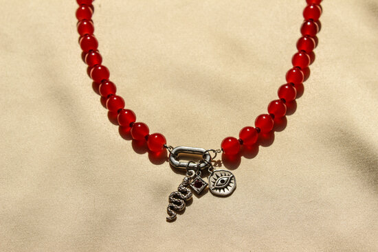 Ain necklace