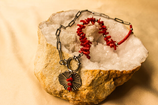 Avi Necklace