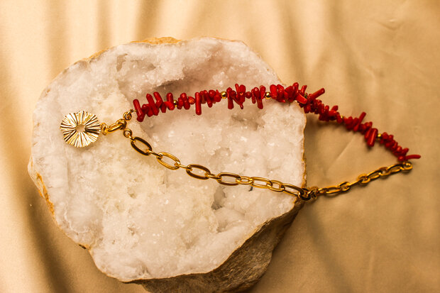 Ava Necklace