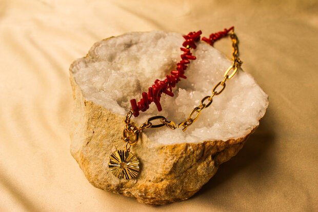 Ava Necklace