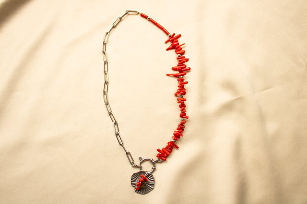 Avi Necklace